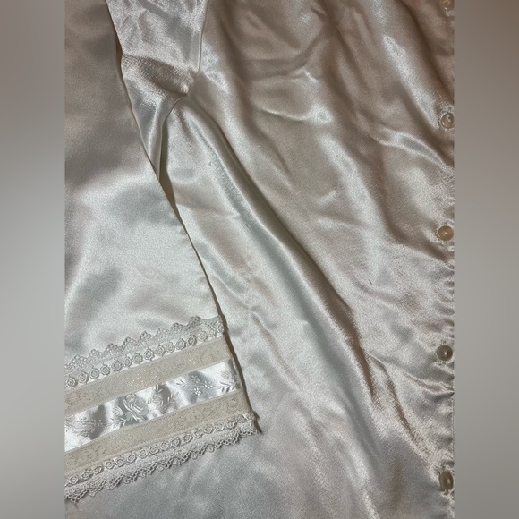 VTG CHRISTIAN DIOR Satin Button Down Top Saks Fit Embroidered Pajama Women's L - Picture 4 of 11